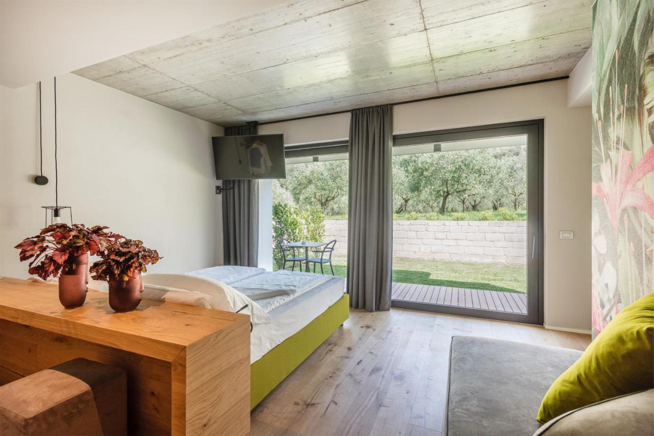 Bed and Breakfast Oleeva Garda Living - Adults Only à Riva del Garda Extérieur photo