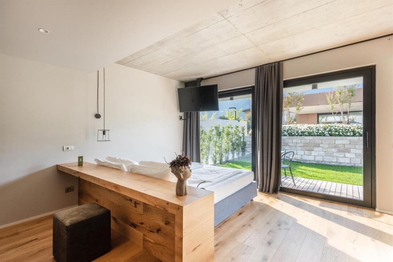 Bed and Breakfast Oleeva Garda Living - Adults Only à Riva del Garda Extérieur photo