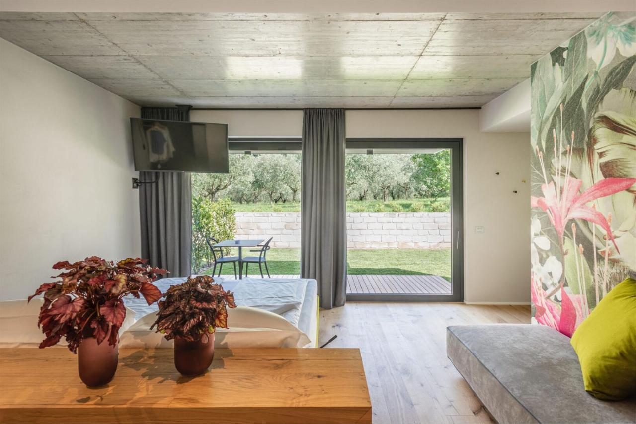 Bed and Breakfast Oleeva Garda Living - Adults Only à Riva del Garda Extérieur photo